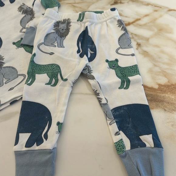 Carters set of 2 organic PJs - Picture 4 of 10